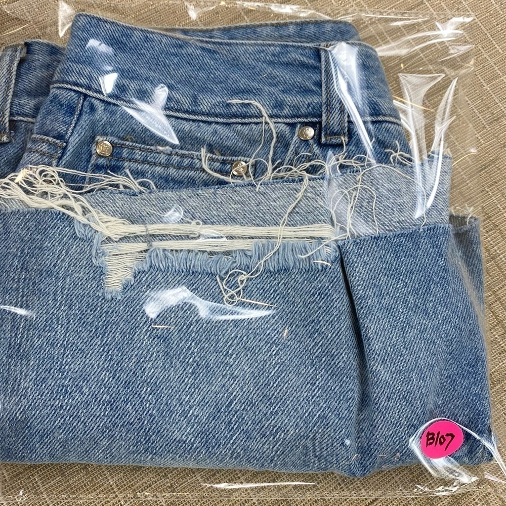 NEW FUBU Forever21 Denim Raw Hem Distressed Shorts Streetwear Sz M - Picture 13 of 13